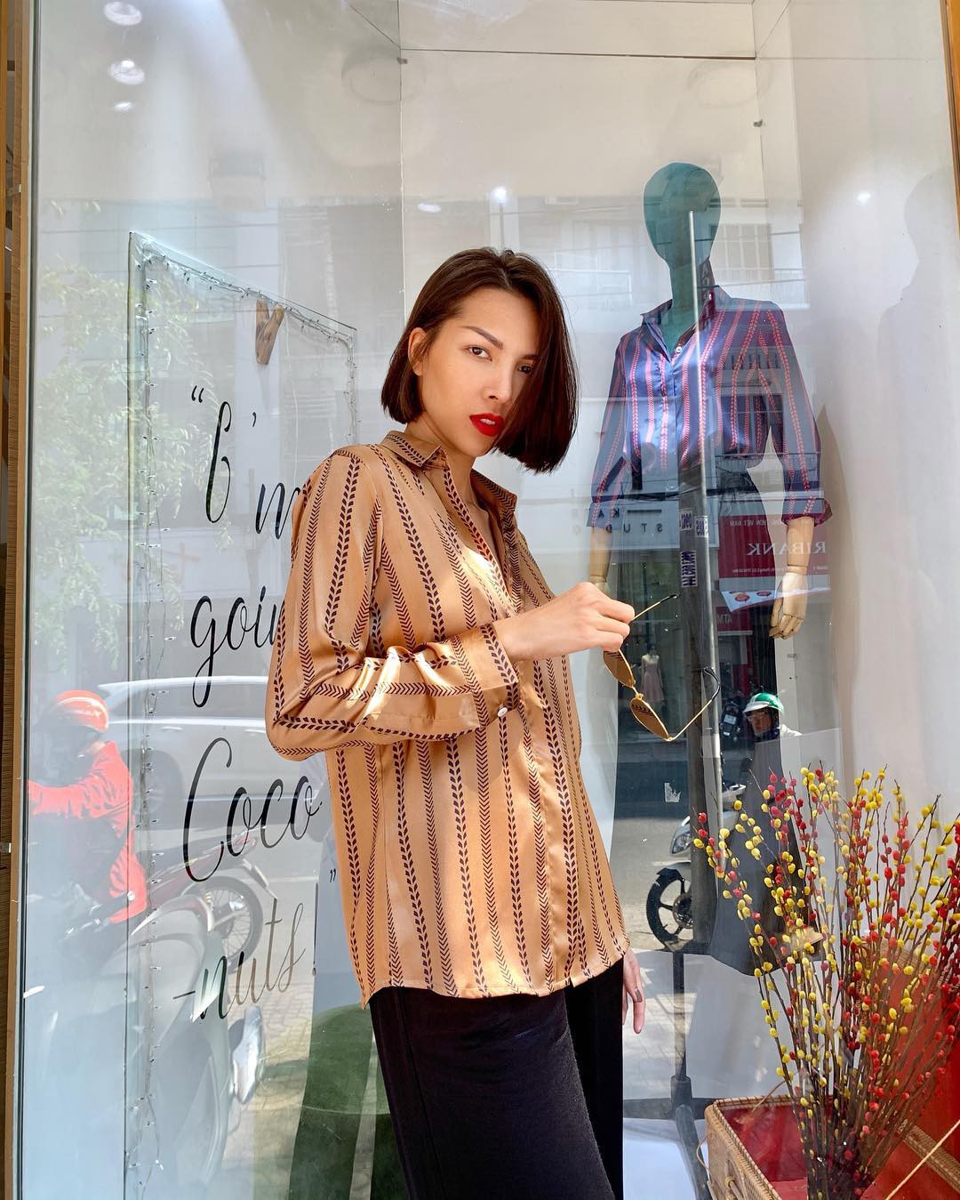 Sở hữu làn da ngăm, bạn vẫn sẽ đạt cảnh giới diện đồ cực đẹp và sang nếu áp dụng 4 tips của loạt mỹ nhân Việt sau