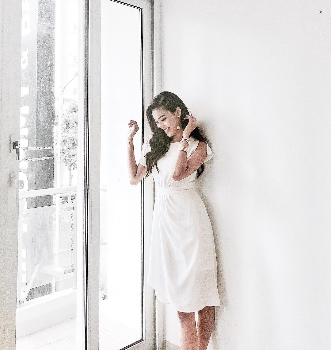 Sở hữu làn da ngăm, bạn vẫn sẽ đạt cảnh giới diện đồ cực đẹp và sang nếu áp dụng 4 tips của loạt mỹ nhân Việt sau