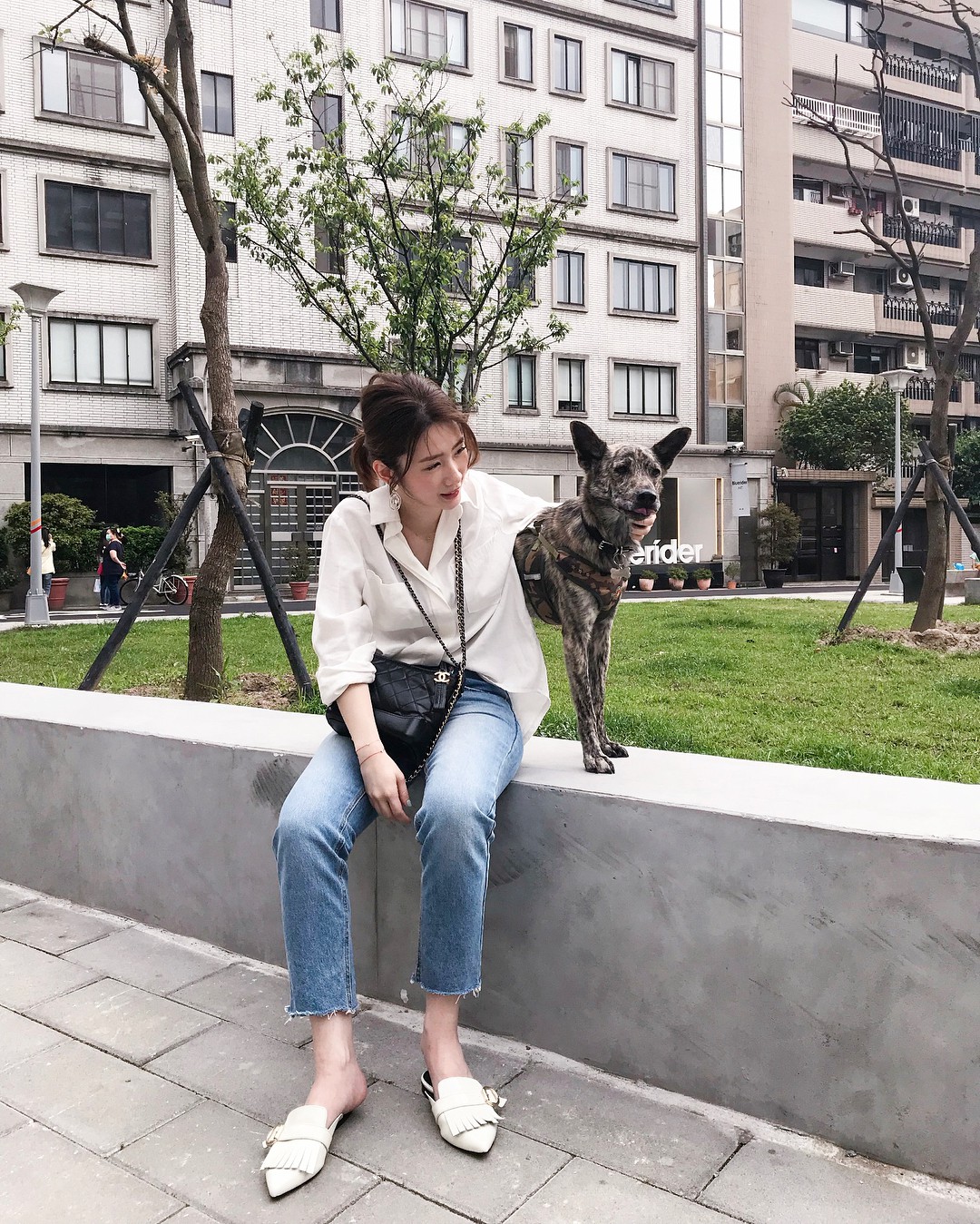 Khuyên thật lòng: Bạn đừng mix quần jeans với 3 kiểu giày dép này kẻo phí cả set đồ