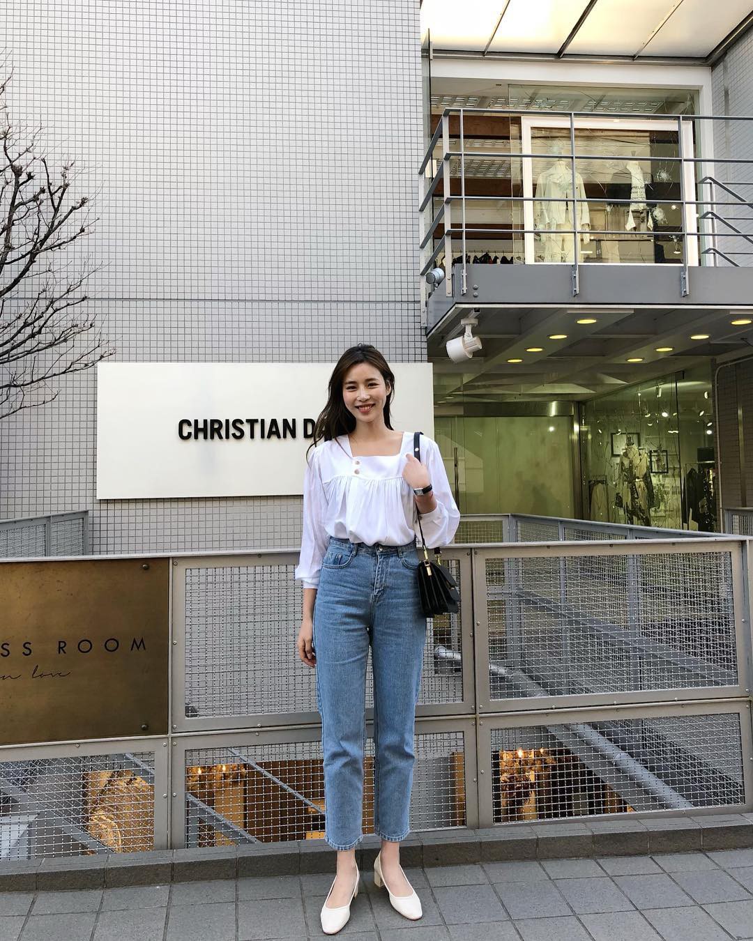 Khuyên thật lòng: Bạn đừng mix quần jeans với 3 kiểu giày dép này kẻo phí cả set đồ