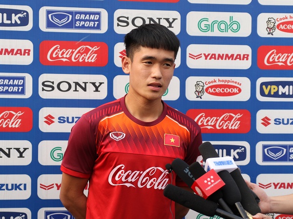 Trung vệ từng dự World Cup lo lắng vì thích nghi chậm với sơ đồ của HLV Park Hang-seo