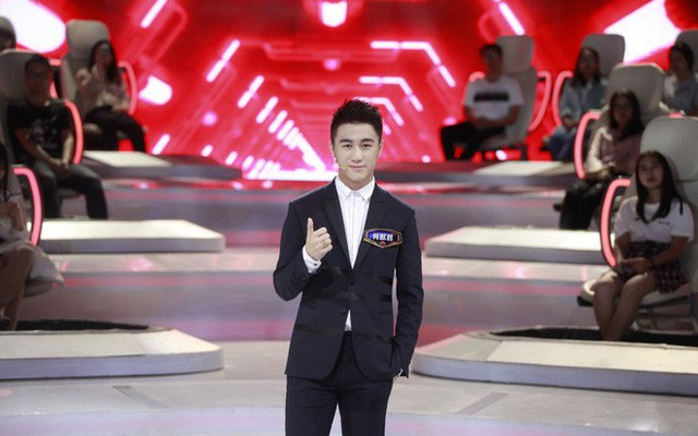 Chân dung thiếu gia của ông trùm sòng bạc Macau: Thiên tài toán học, diện mạo xuất chúng, hơn cả soái ca trong ngôn tình