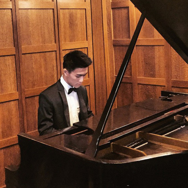 Chân dung thiếu gia của ông trùm sòng bạc Macau: Thiên tài toán học, diện mạo xuất chúng, hơn cả soái ca trong ngôn tình