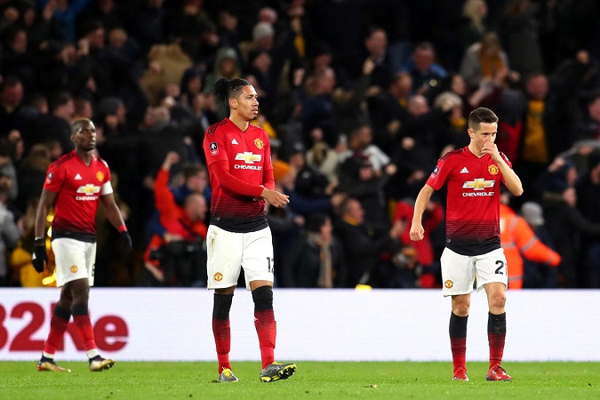 Thua sốc tân binh ở FA Cup, Solskjaer chỉ trích MU thi đấu như thời... Jose Mourinho