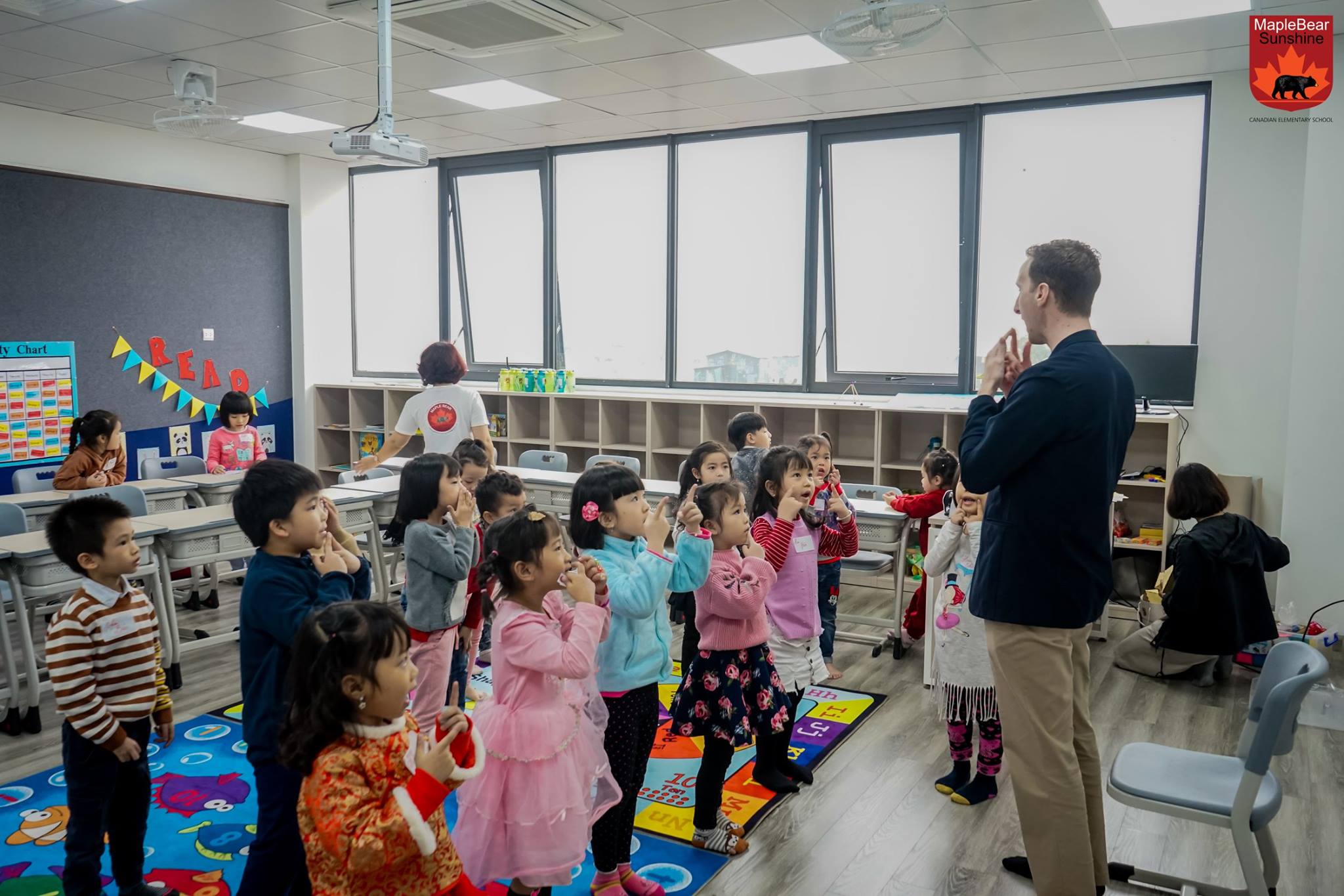 Các bạn nhỏ hào hứng trải nghiệm lớp học hạnh phúc trước thềm lớp 1