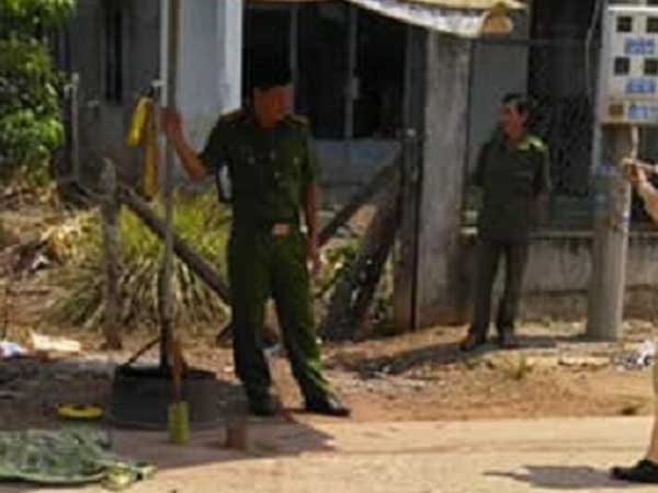 Đứng chơi trên đường, bé gái 15 tháng tuổi bị xe tải tông tử vong ở Bình Phước