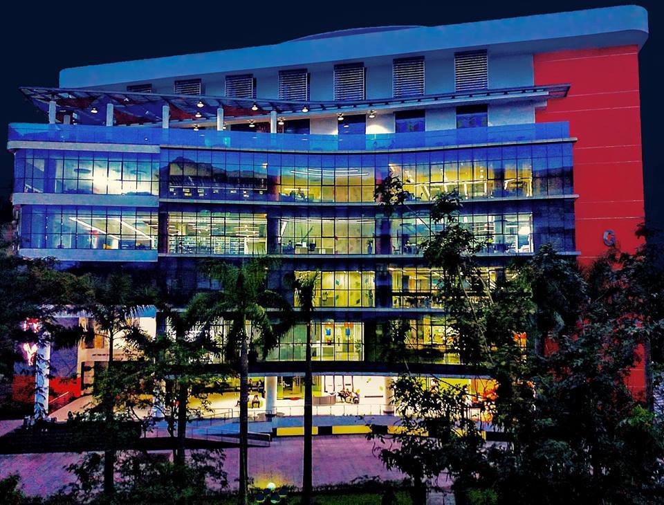 Thư viện nghìn tỷ trường con nhà giàu ĐH Tôn Đức Thắng đang được dân tình ầm ầm kéo đến check in vì đẹp không góc chết