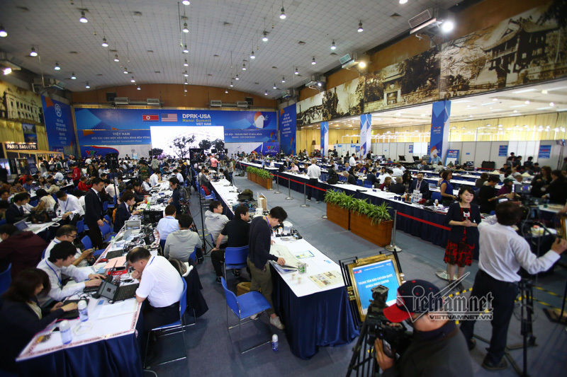 Hậu trường Thượng đỉnh Mỹ-Triều: Đổi xe, cắt đuôi báo chí như phim hành động