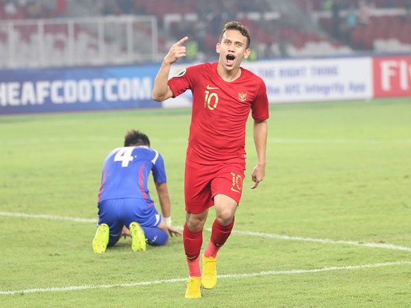 Messi Indonesia tuyên chiến với U23 Việt Nam ngay khi vừa xuống Nội Bài