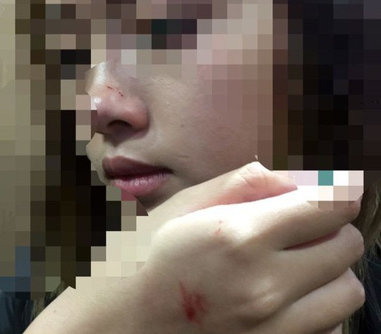 Sau sàm sỡ nữ sinh viên, người đàn ông bảo em thích quà gì anh sang Singapore mua tặng