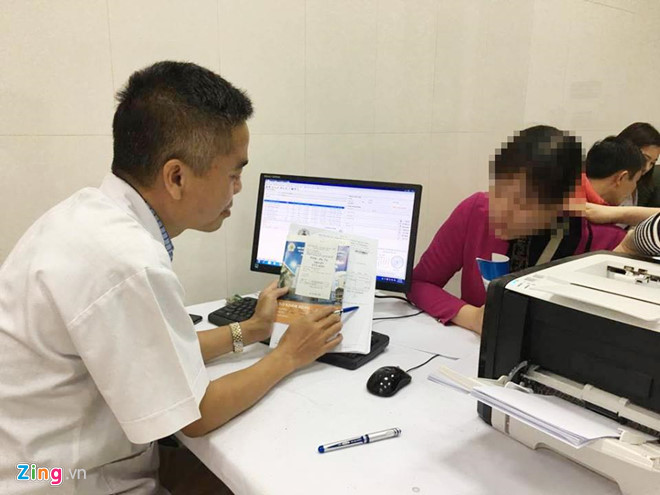 Giáo viên trường Thanh Khương khóc nức nở khi nhiễm sán lợn