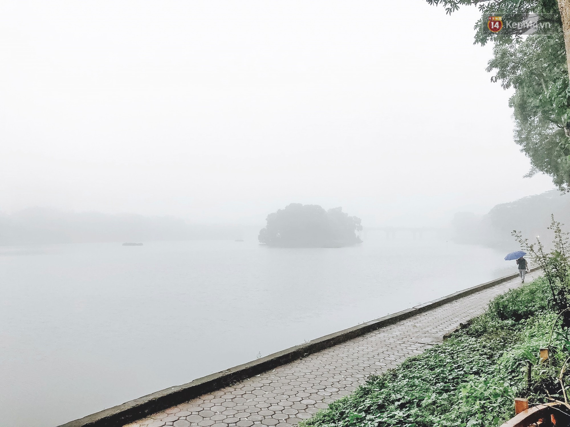 Hà Nội xuất hiện sương mù từ sáng sớm, ví như Sapa thu nhỏ