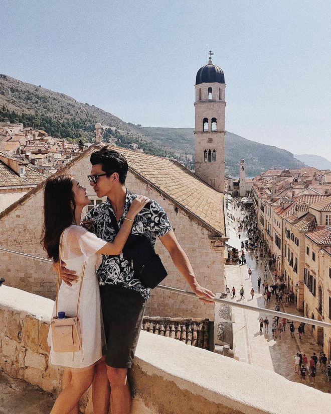 Club bạn trai hot girl Việt: Toàn những gương mặt điển trai, giàu có và cuộc sống ngập tràn đồ hiệu Club bạn trai hot girl Việt: Toàn những gương mặt điển trai, giàu có và cuộc sống ngập tràn đồ hiệu