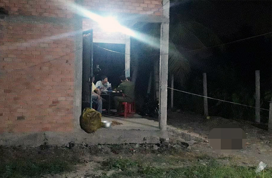 Nghi án con gái 16 tuổi giết mẹ ở miền Tây