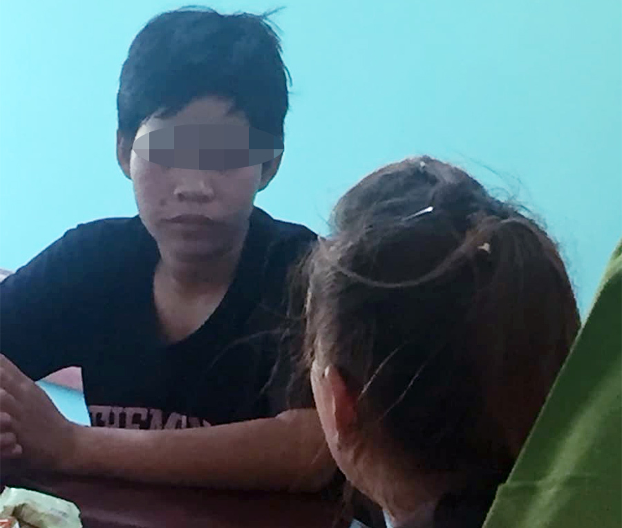 Nghi án con gái 16 tuổi giết mẹ ở miền Tây