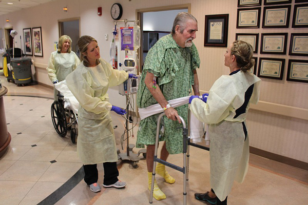 Chồng nhiễm siêu vi khuẩn không thuốc trị, vợ tìm thấy giải độc ở nơi không ngờ