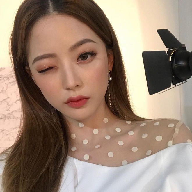 Các cô nàng sành điệu đều đang để 4 kiểu tóc này, điều bất ngờ là kiểu nào cũng cực đơn giản