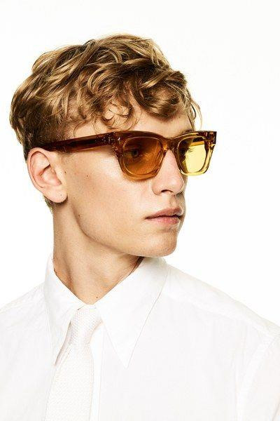 Xu hướng kính mát nam Wayfarer quay trở lại với biến thể độc đáo Xu hướng kính mát nam Wayfarer quay trở lại với biến thể độc đáo