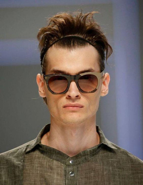 Xu hướng kính mát nam Wayfarer quay trở lại với biến thể độc đáo Xu hướng kính mát nam Wayfarer quay trở lại với biến thể độc đáo