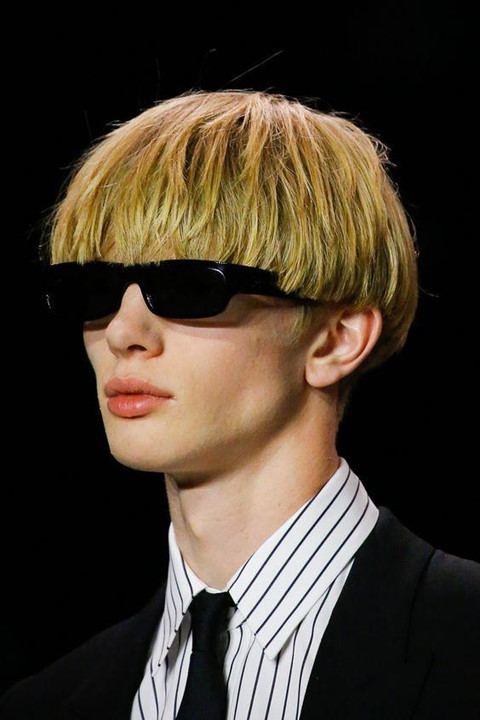 Xu hướng kính mát nam Wayfarer quay trở lại với biến thể độc đáo Xu hướng kính mát nam Wayfarer quay trở lại với biến thể độc đáo