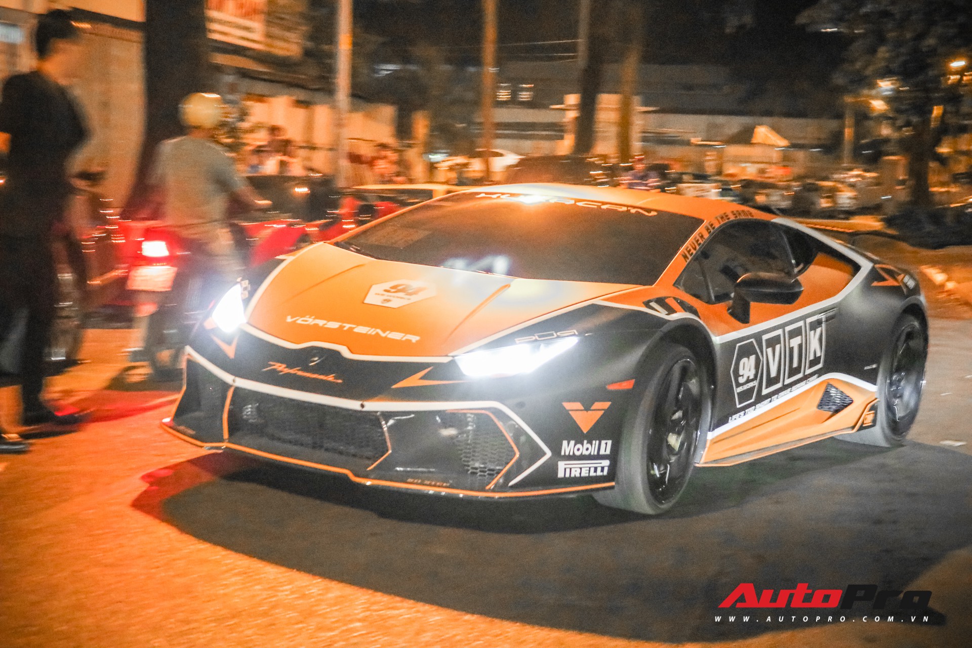 Từ hồng phấn điệu đà, đại gia Bạc Liêu lên màu áo mới cực hầm hố cho Lamborghini Huracan độc nhất Việt Nam Từ hồng phấn điệu đà, đại gia Bạc Liêu lên màu áo mới cực hầm hố cho Lamborghini Huracan độc nhất Việt Nam