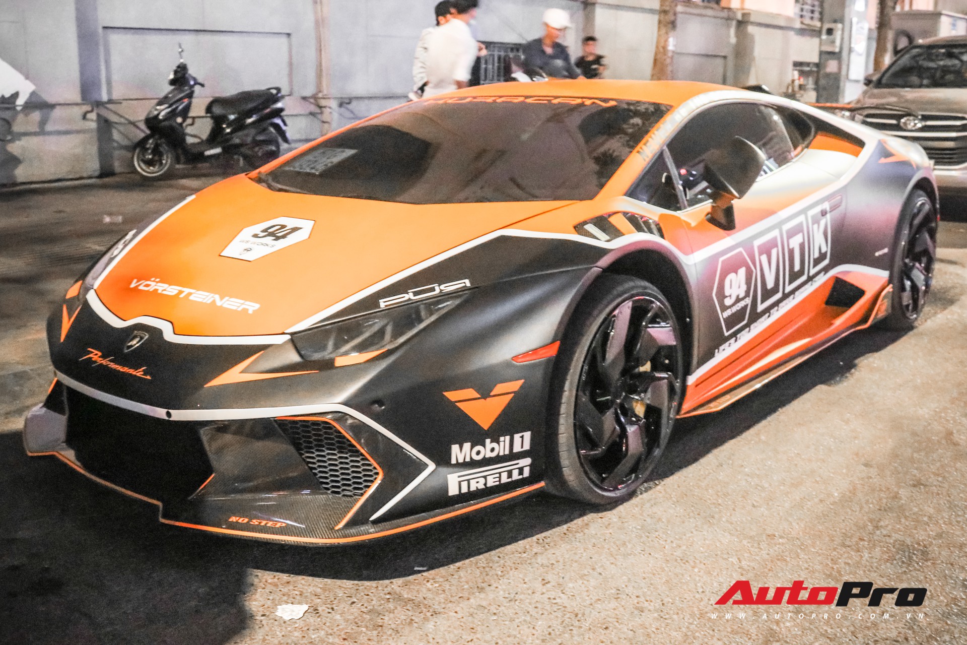 Từ hồng phấn điệu đà, đại gia Bạc Liêu lên màu áo mới cực hầm hố cho Lamborghini Huracan độc nhất Việt Nam Từ hồng phấn điệu đà, đại gia Bạc Liêu lên màu áo mới cực hầm hố cho Lamborghini Huracan độc nhất Việt Nam