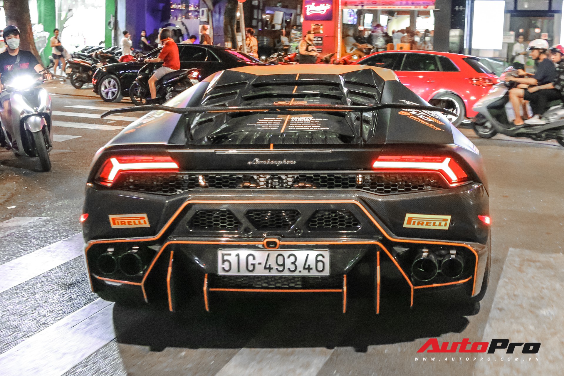 Từ hồng phấn điệu đà, đại gia Bạc Liêu lên màu áo mới cực hầm hố cho Lamborghini Huracan độc nhất Việt Nam Từ hồng phấn điệu đà, đại gia Bạc Liêu lên màu áo mới cực hầm hố cho Lamborghini Huracan độc nhất Việt Nam