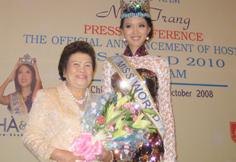 Vụ mất 30 ngàn tỷ: Tài sản khổng lồ, quyền lực phân chia nhà bà Tư Hường