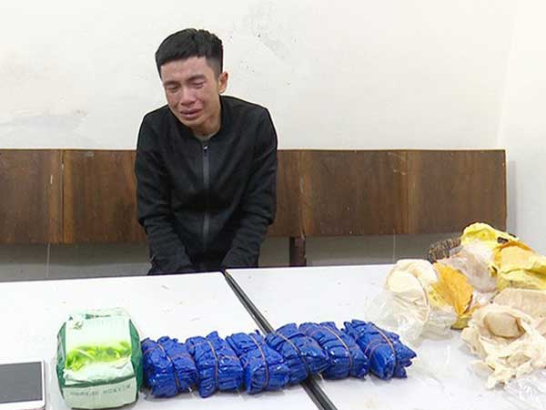 Bắt quả tang vụ vận chuyển gần 12.000 viên hồng phiến, 1 kg ma túy đá