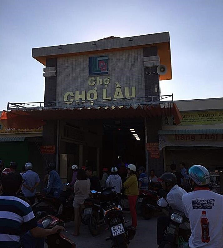 Một diễn viên gánh lô tô bị đâm thiệt mạng