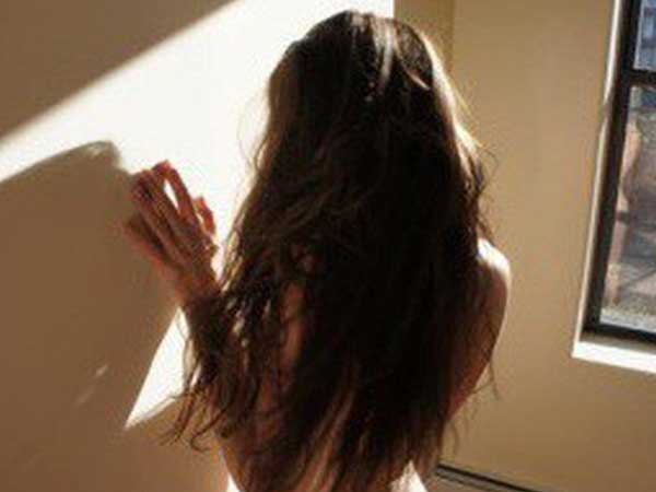 Chở bạn gái 14 tuổi đi chơi, nhiều lần giao cấu