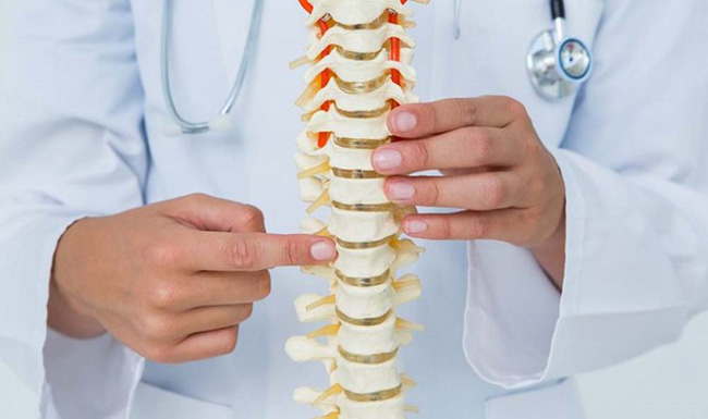 Người phụ nữ gãy 3 xương sườn sau trận ho, thủ phạm là đồ uống mà rất nhiều người thích