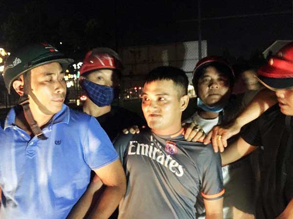 Gã trai bị bắt vì dùng ảnh nóng tống tình và tiền