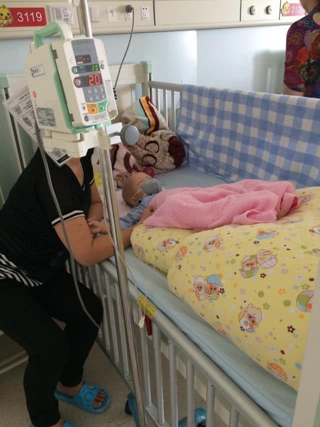 Bé trai 1 tuổi bị chẩn đoán ung thư bạch cầu, bác sĩ khẳng định kẻ sát nhân ẩn mình ngay trong căn nhà mới xây của gia đình