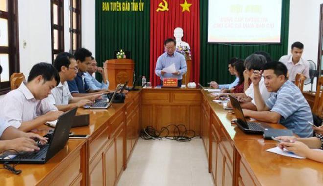 Cô giáo bị tố vào nhà nghỉ với nam sinh lớp 10: Bây giờ tôi cũng đang rất nản