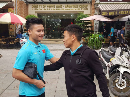 Vì sao bị loại, Tiến Linh vẫn được HLV Park Hang-seo giữ lại