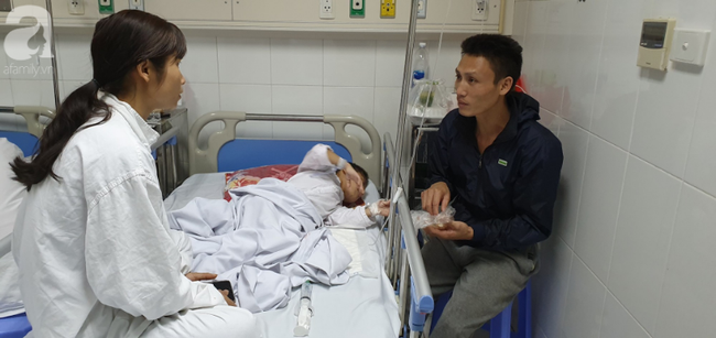 Mẹ khóc cạn nước mắt vì đứa con trai bại não bị 4 con chó cắn đứt bộ phận sinh dục