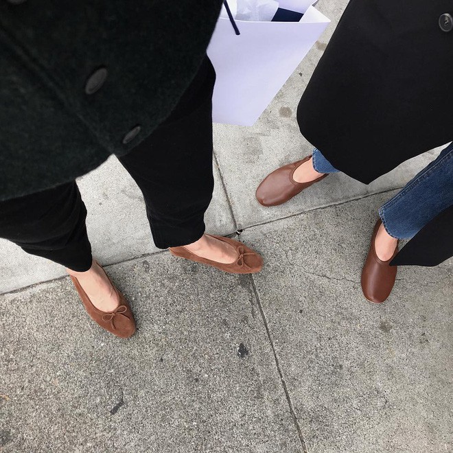 4 kiểu giày bệt hot nhất năm nay: đã dễ đi còn max xinh, diện với đồ gì cũng đẹp