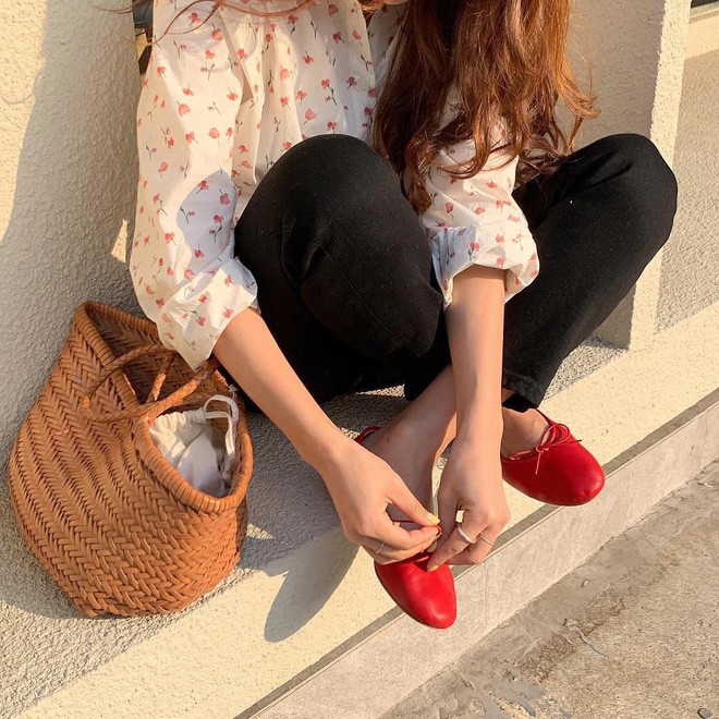 4 kiểu giày bệt hot nhất năm nay: đã dễ đi còn max xinh, diện với đồ gì cũng đẹp