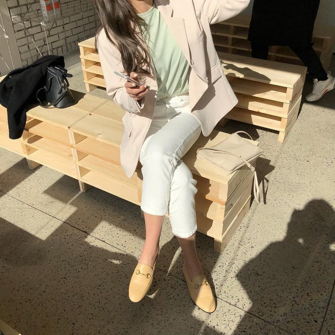 4 kiểu giày bệt hot nhất năm nay: đã dễ đi còn max xinh, diện với đồ gì cũng đẹp