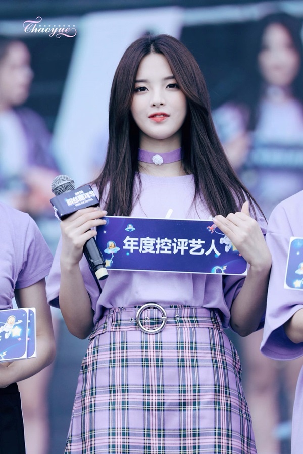 Nhan sắc cô gái 21 tuổi đẹp nhất Trung Quốc