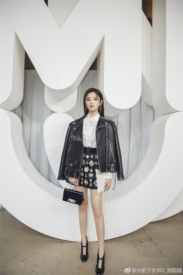 Nhan sắc cô gái 21 tuổi đẹp nhất Trung Quốc