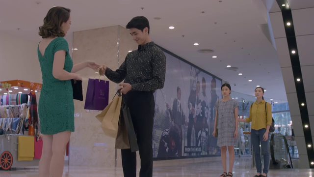 Những cô gái trong thành phố tập 25: Âm mưu đào mỏ tình già giúp Mai trả nợ, Tùng được khen mãnh liệt trên giường