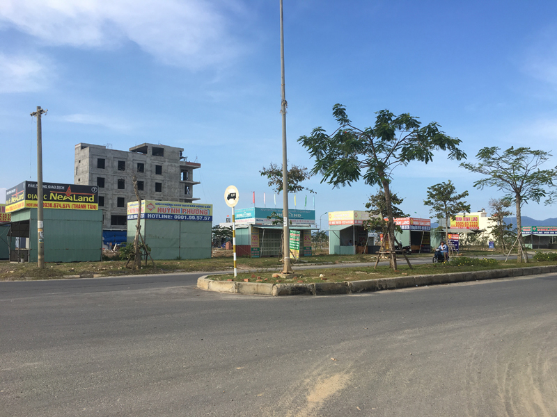 Đại gia ôtô bỏ hoang showroom, ôm tiền đổ về Đà Nẵng buôn đất