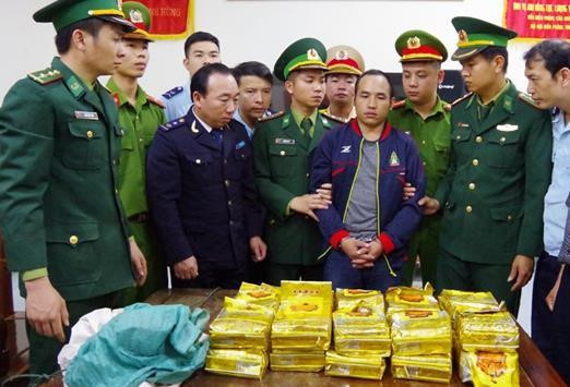 Manh mối phá đường dây buôn ma túy xuyên quốc gia ở Sài Gòn