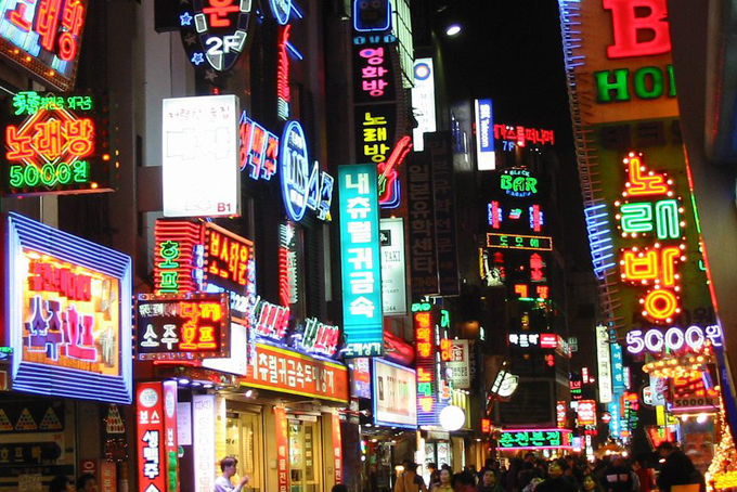 Phố đèn đỏ Seoul vén màn về ngành công nghiệp tình dục tỷ đô