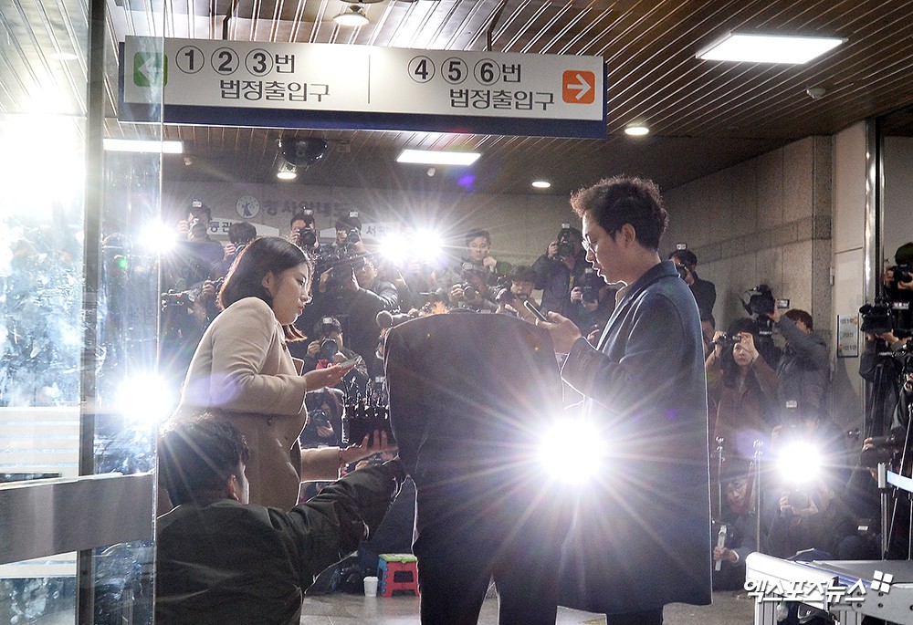 Jung Joon Young xuất hiện tiều tụy sau lệnh bắt giữ, chính thức xin lỗi nhưng lại bị ném đá vì hành động này