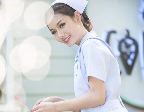 Đầu óc căng thẳng đi mua thuốc an thần để ngủ cho ngon lại gặp đúng cô dược sĩ có tâm, chàng trai trẻ nhận cái kết dở khóc dở cười