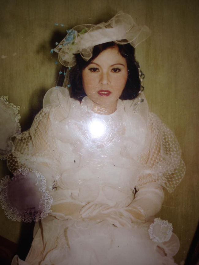 Lục được đống ảnh cưới ngày xưa của bố mẹ, dân tình thi nhau khoe như của báu