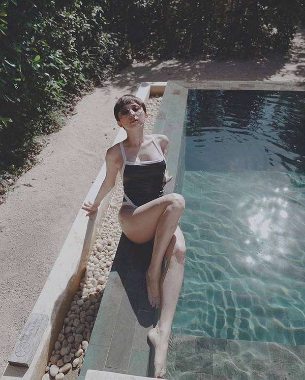 Những sao Việt nghiện khoe cơ thể gợi cảm trên trang cá nhân